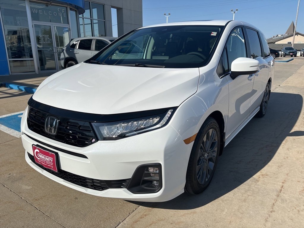 New 2026 Honda Odyssey Touring image 7