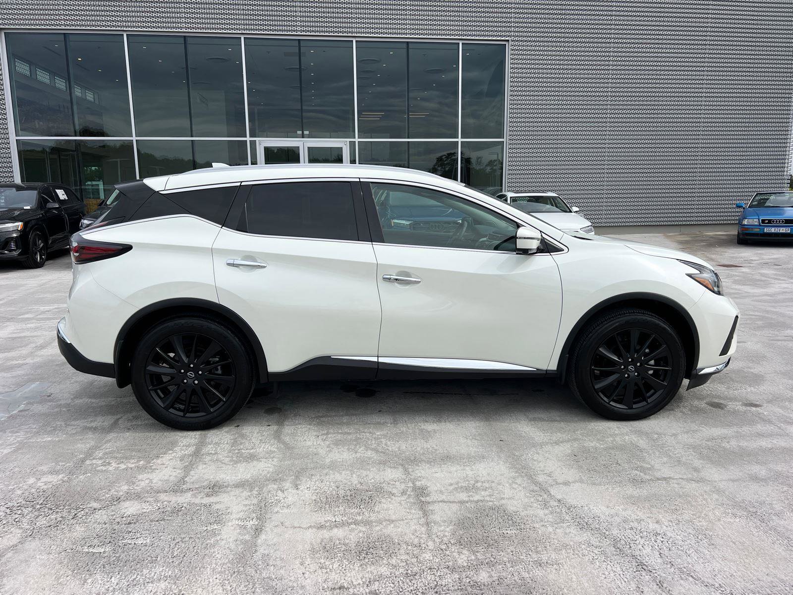 Used 2023 Nissan Murano Platinum w/ Cargo Package FWD image 4