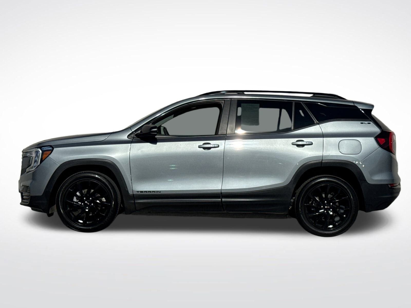 Used 2023 GMC Terrain SLE w/ Driver Convenience Package image 6