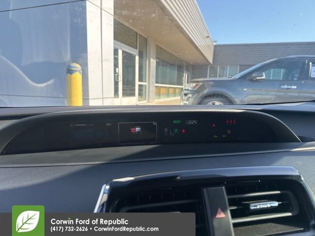 Used 2020 Toyota Prius LE image 27