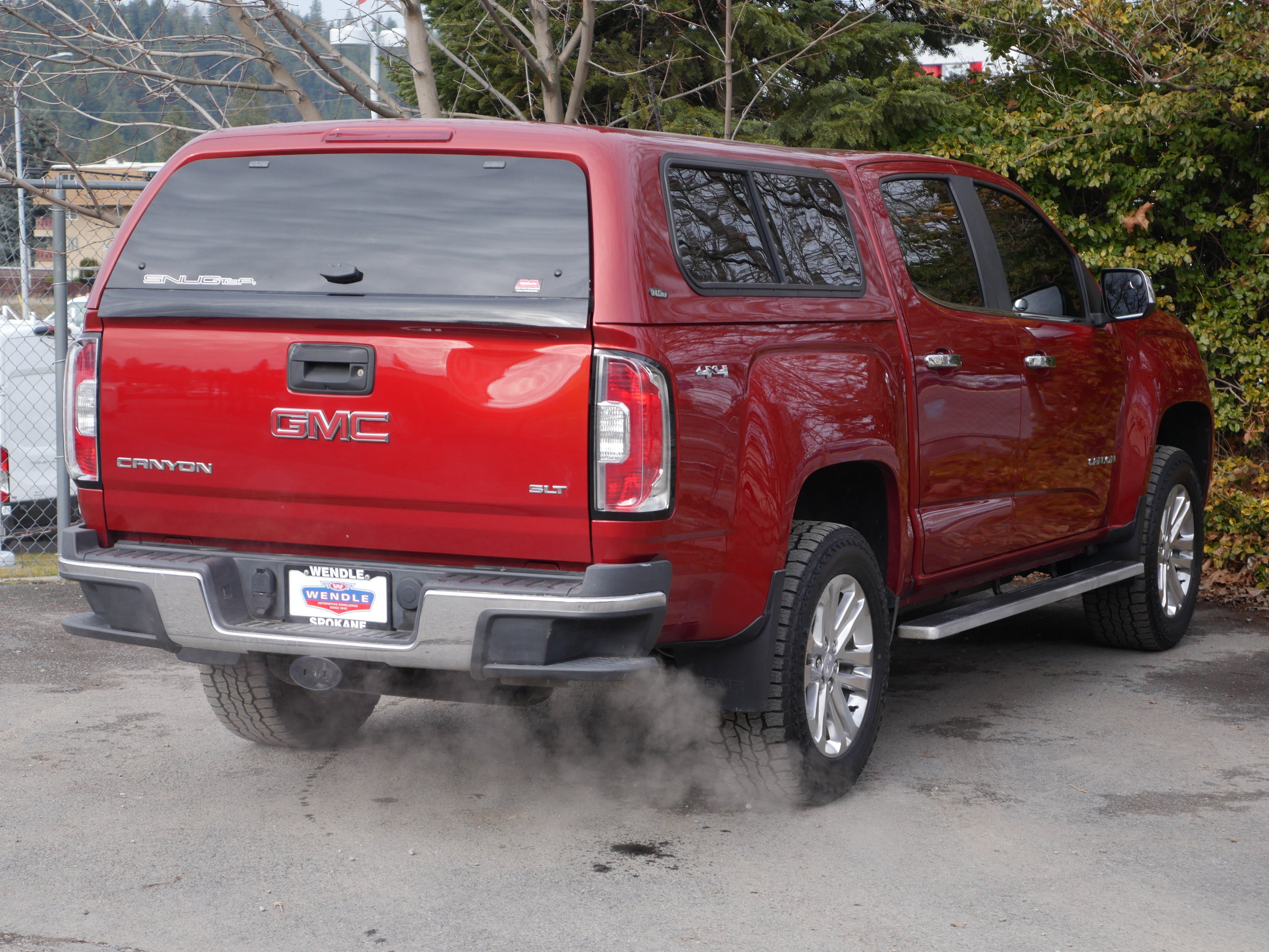 Used 2015 GMC Canyon SLT image 25