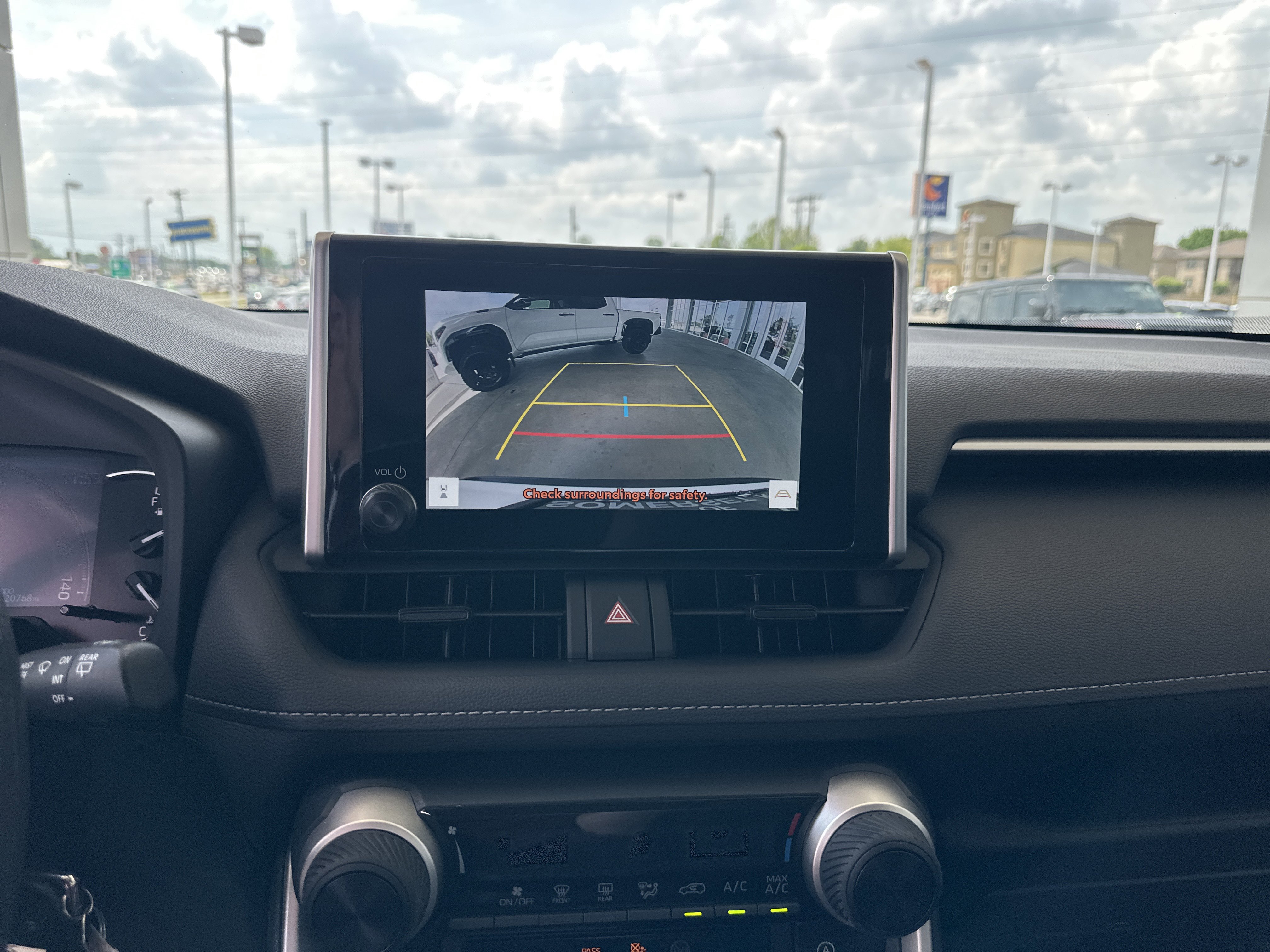 Certified 2025 Toyota RAV4 LE AWD/4WD image 32