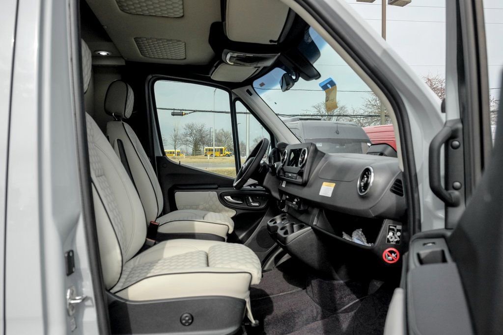 New 2025 Mercedes-Benz Sprinter 3500 image 26
