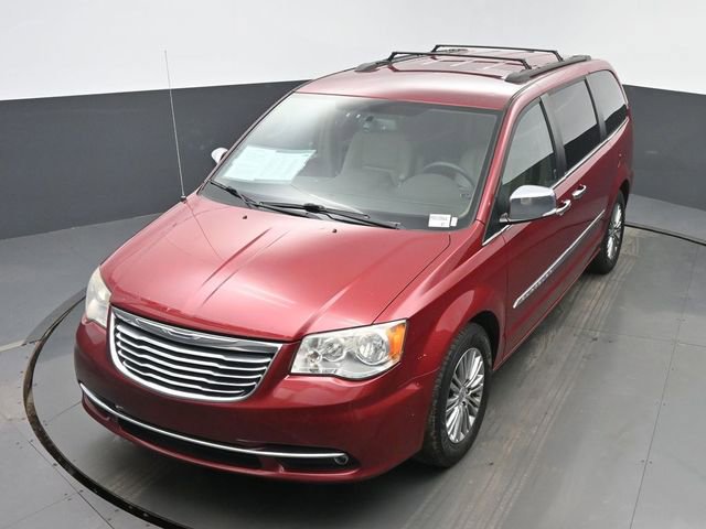 Used 2014 Chrysler Town & Country Touring-L w/ Driver Convenience Group image 38
