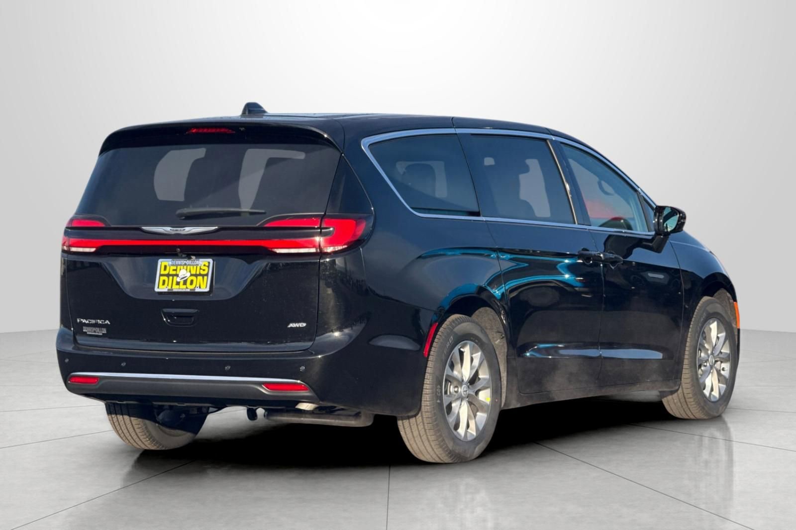 New 2026 Chrysler Pacifica Select image 4
