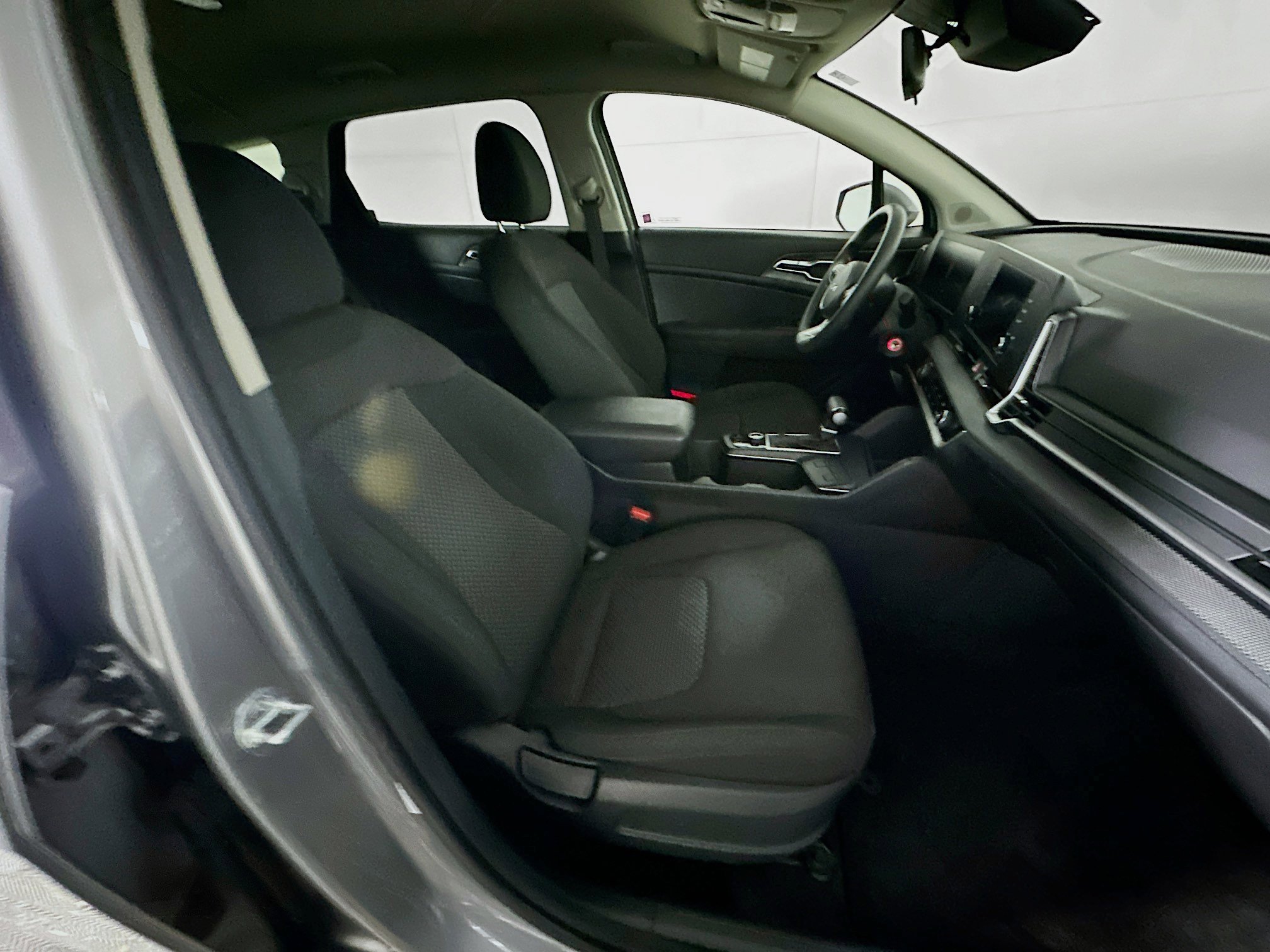 Used 2024 Kia Sportage LX image 30