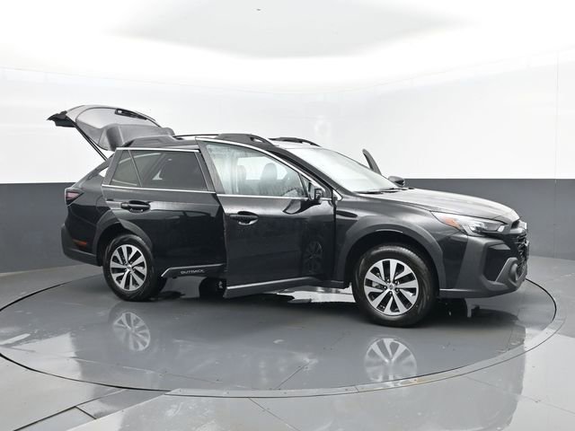 Used 2025 Subaru Outback Premium AWD/4WD image 29