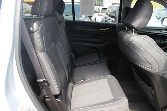 Used 2023 Jeep Grand Cherokee L Laredo AWD/4WD image 29