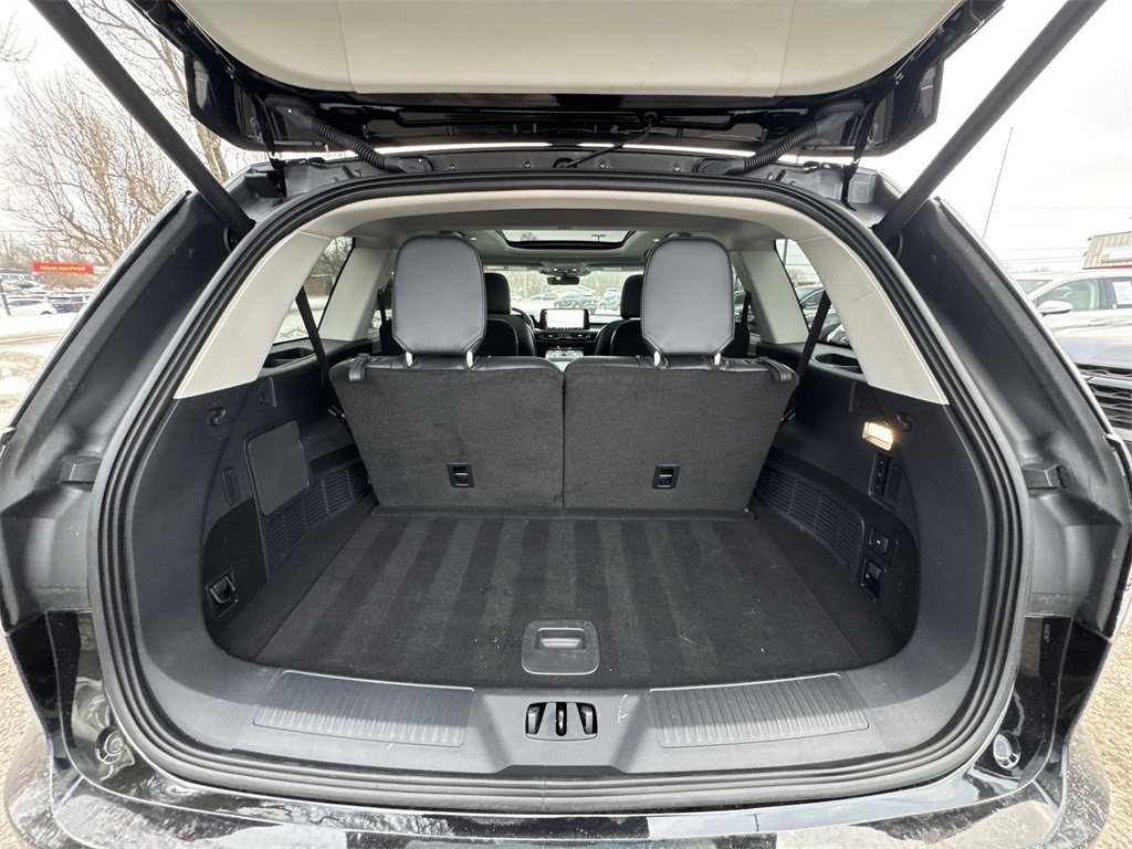 Used 2025 Lincoln Aviator AWD image 25