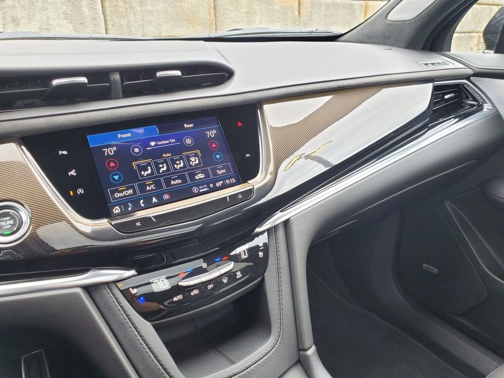 Certified 2024 Cadillac XT6 Sport w/ Platinum Package image 27