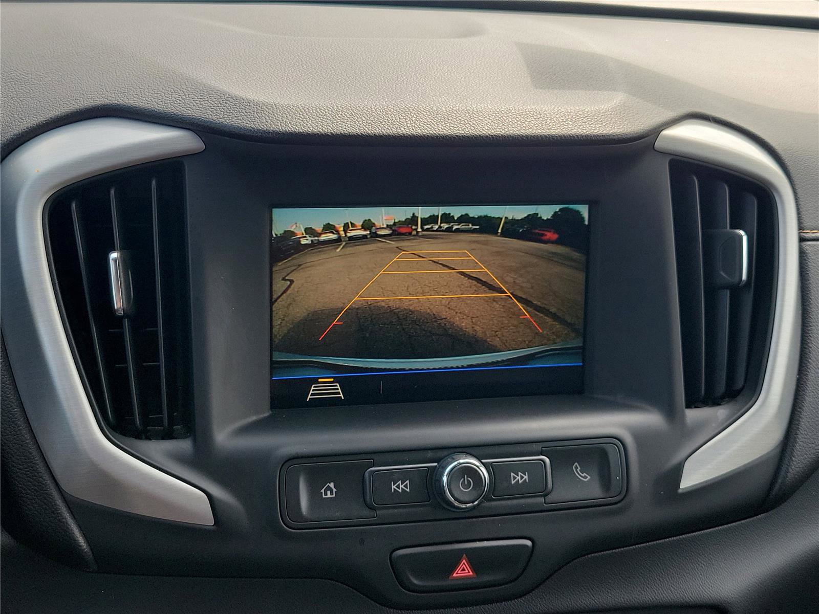 Used 2018 GMC Terrain SLE w/ Driver Convenience Package FWD image 17