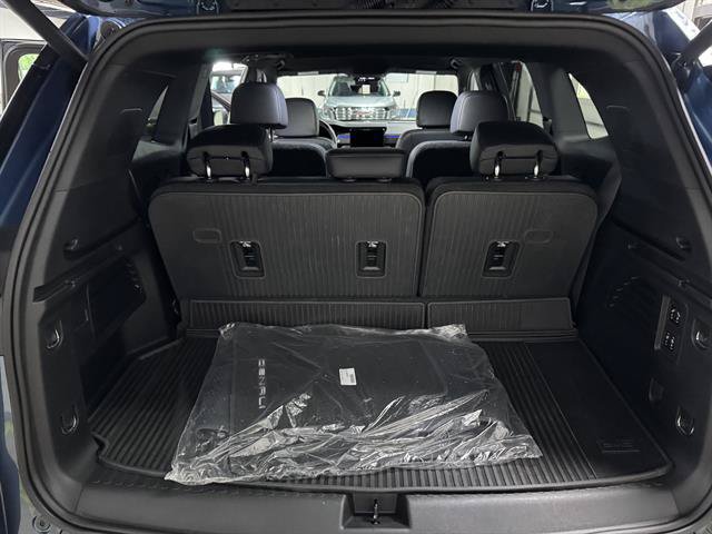Certified 2026 GMC Acadia Denali w/ Super Cruise Package AWD/4WD image 12