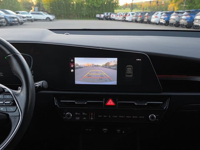 Certified 2023 Kia Niro EX FWD image 22