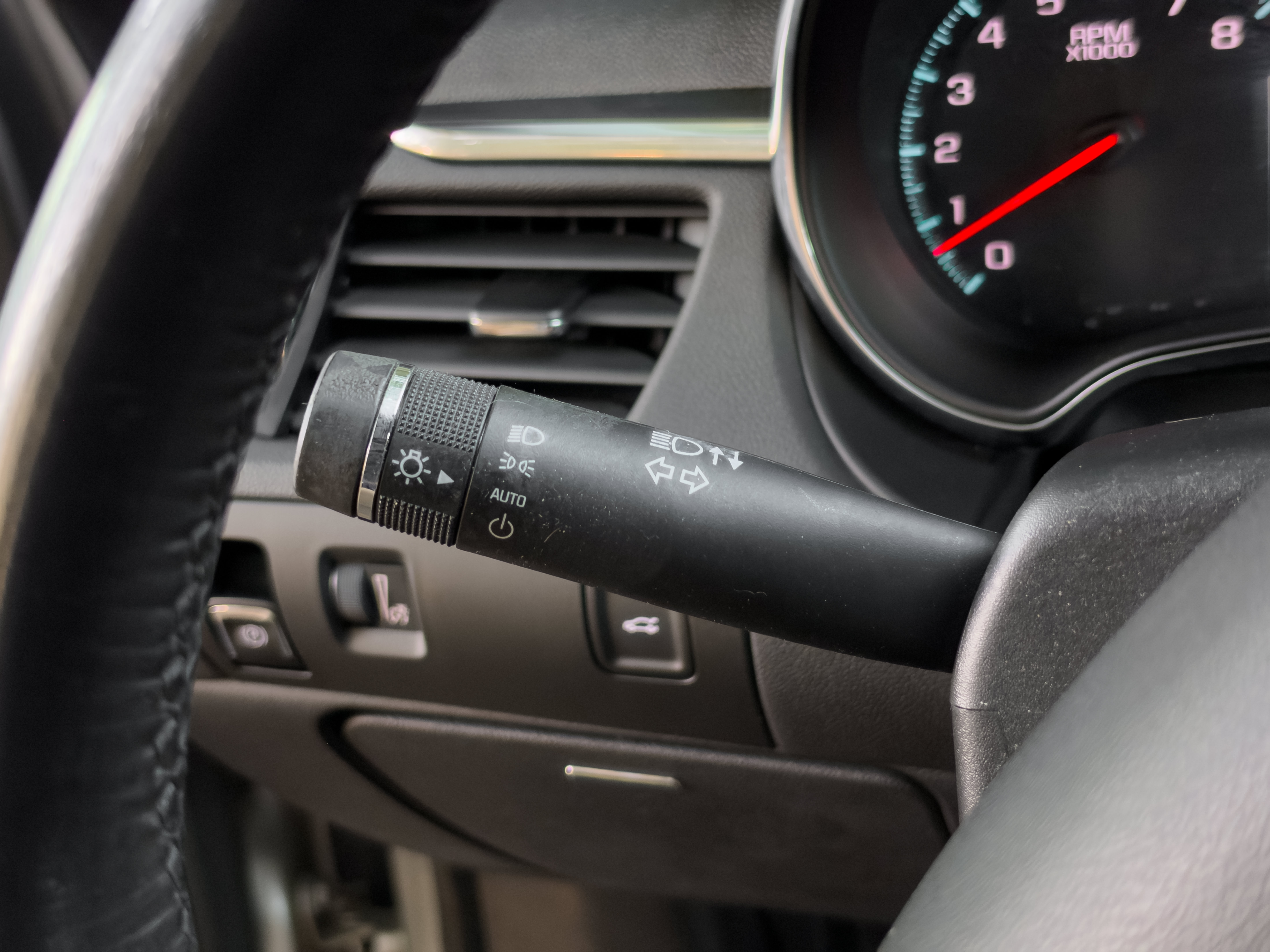 Used 2018 Chevrolet Impala LT FWD image 57