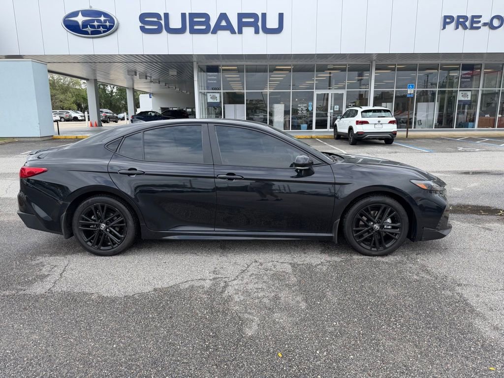 Used 2025 Toyota Camry SE FWD image 2