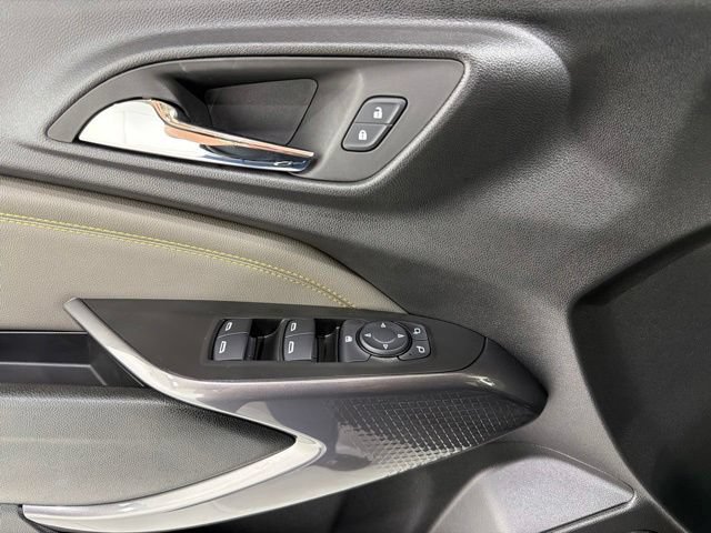 Used 2025 Chevrolet Trax ACTIV w/ Driver Confidence Package FWD image 11
