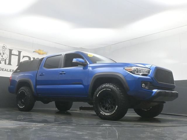 Used 2016 Toyota Tacoma TRD Off-Road image 2