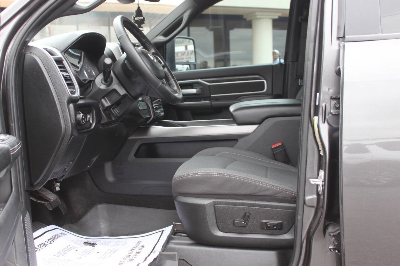 Used 2024 RAM 3500 Big Horn w/ Night Edition AWD/4WD image 14