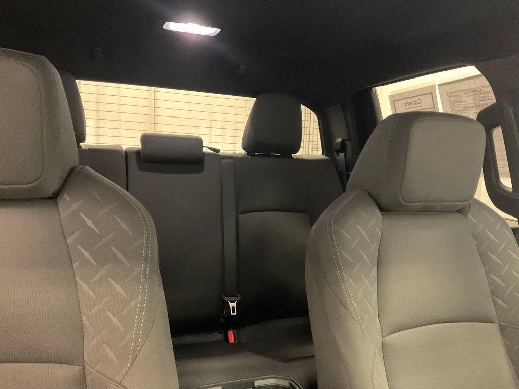 Used 2025 Toyota Tacoma SR5 AWD/4WD image 29