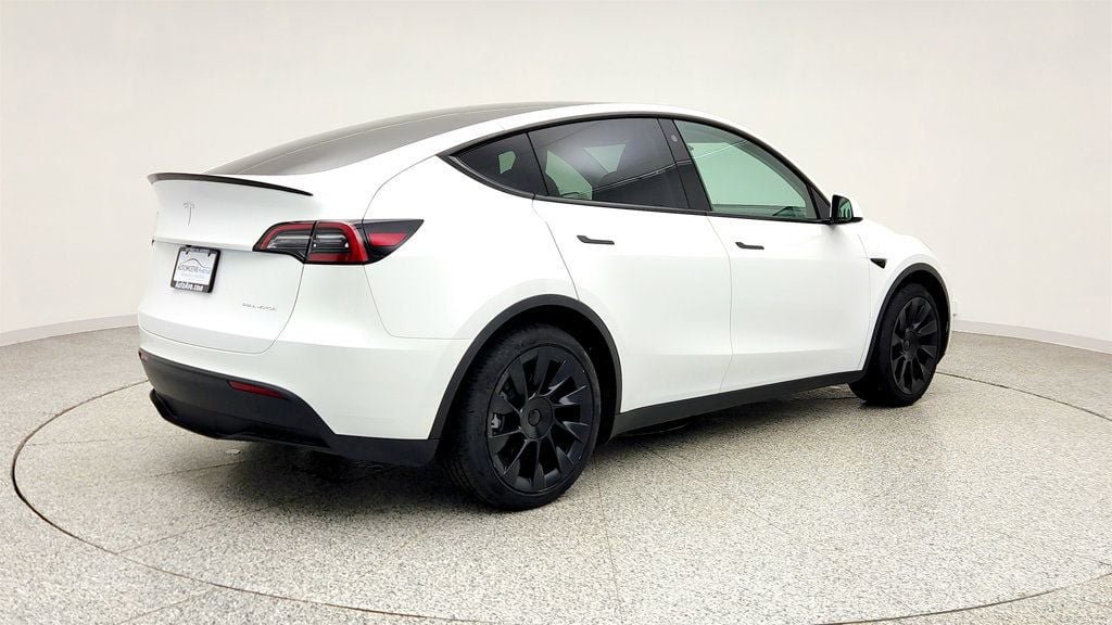 Used 2023 Tesla Model Y Long Range image 5