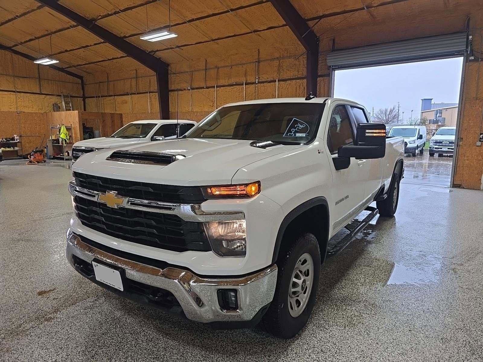 Used 2025 Chevrolet Silverado 2500 LT w/ Convenience Package image 2