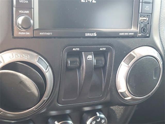 Used 2018 Jeep Wrangler Sport image 19