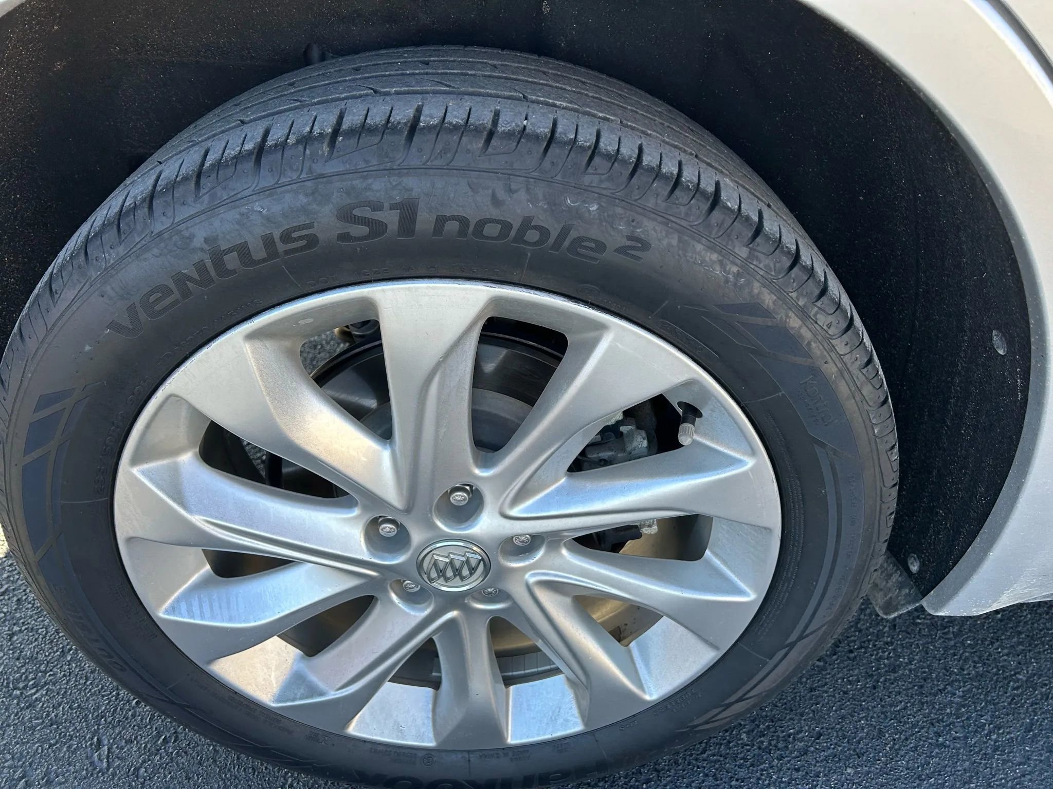 Used 2016 Buick Envision Premium AWD/4WD image 37