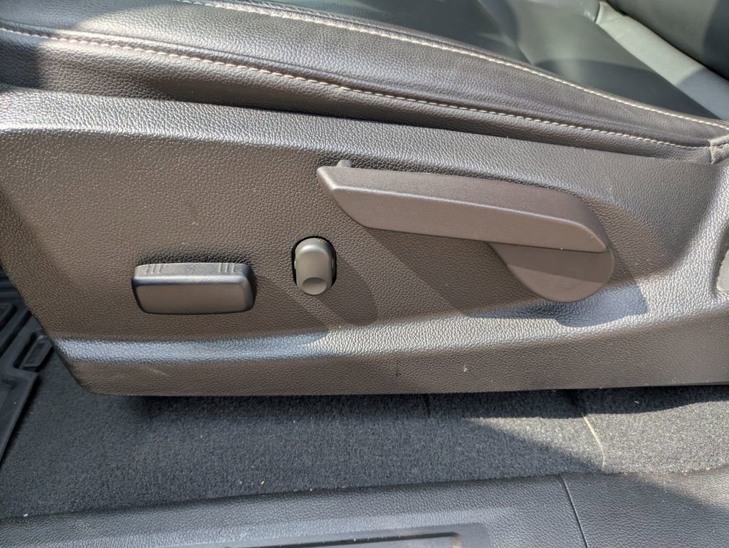 Used 2022 Chevrolet Colorado Z71 image 9