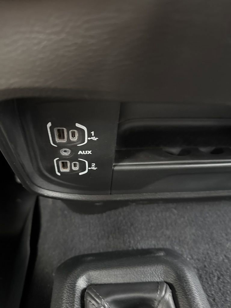 Used 2024 RAM 3500 Tradesman w/ Chrome Appearance Group image 17