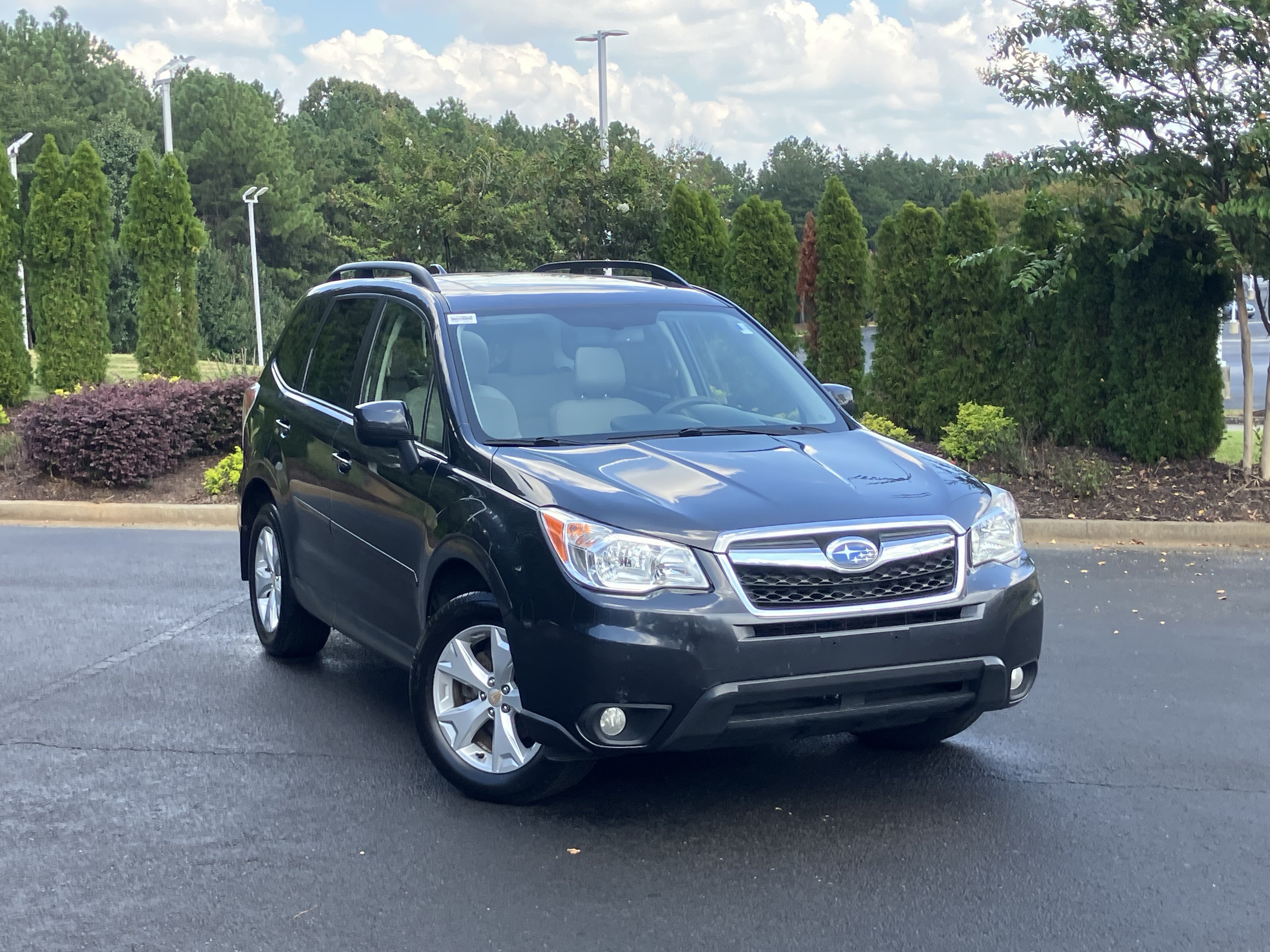 Used 2016 Subaru Forester 2.5i Limited AWD/4WD image 2