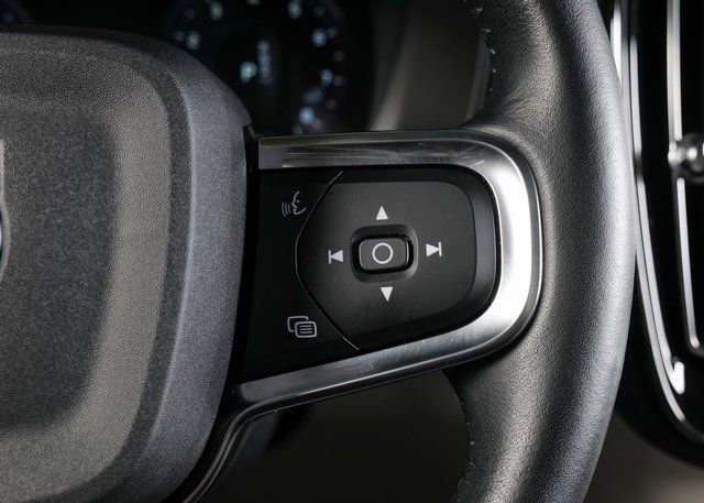 Used 2021 Volvo XC40 T5 Inscription w/ Advanced Package image 21