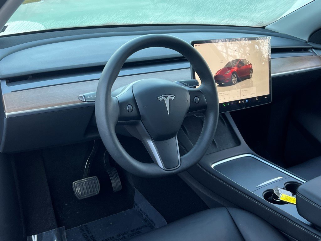 Used 2023 Tesla Model Y Long Range image 18