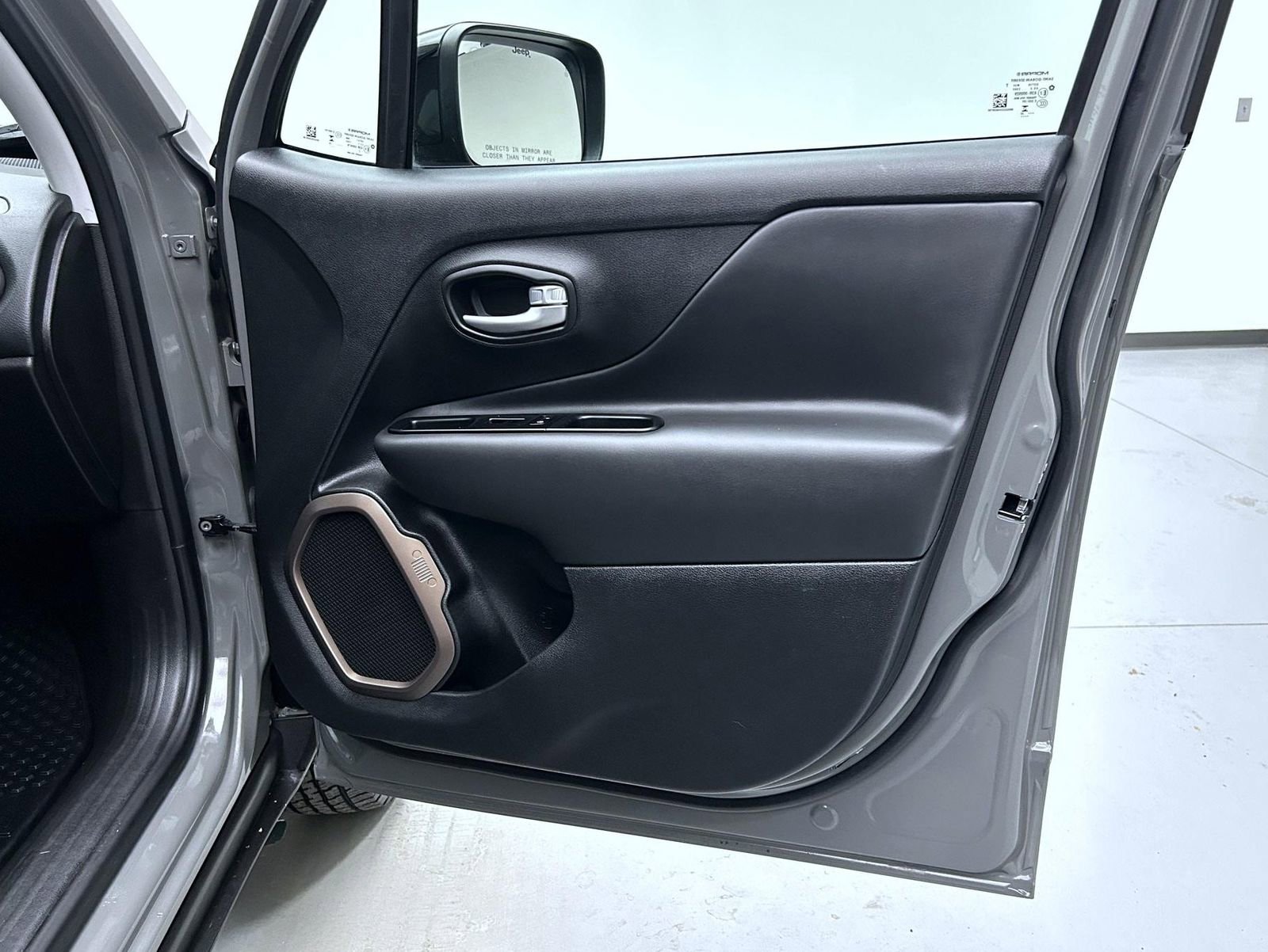 Used 2023 Jeep Renegade Latitude w/ Sun/Sound Group image 16