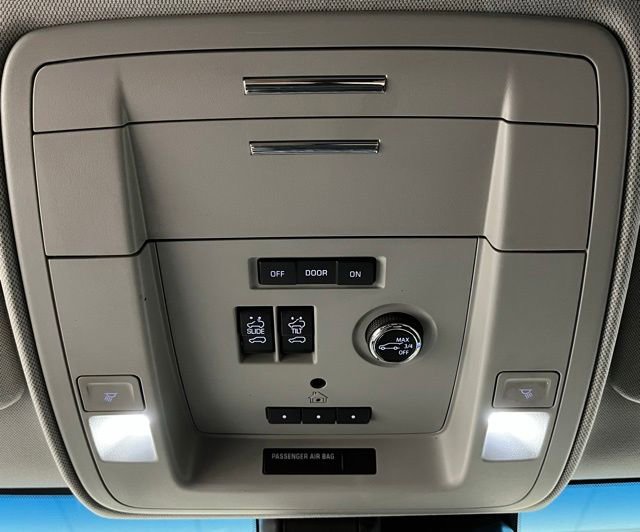 Used 2020 GMC Yukon SLT AWD/4WD image 34