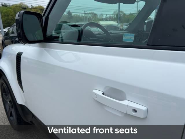 Used 2024 Land Rover Defender 90 X-Dynamic SE image 13