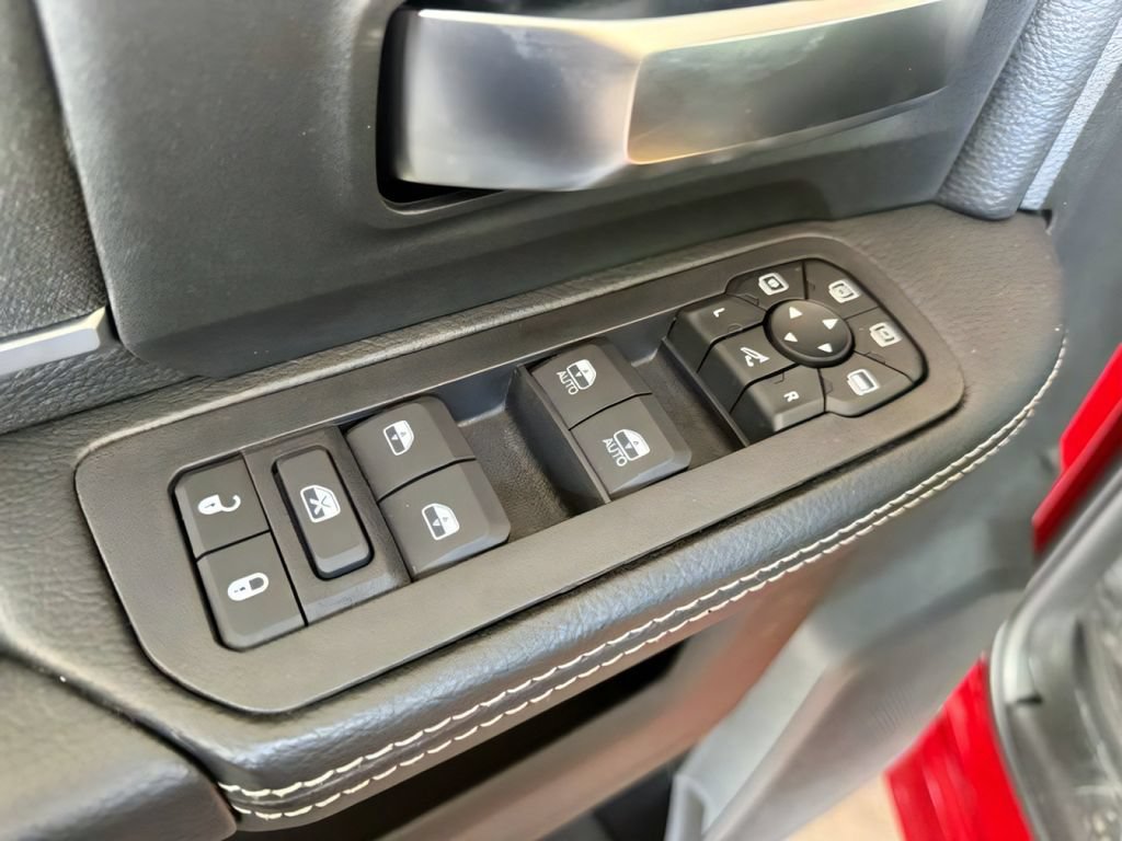New 2026 RAM 2500 Big Horn AWD/4WD image 16