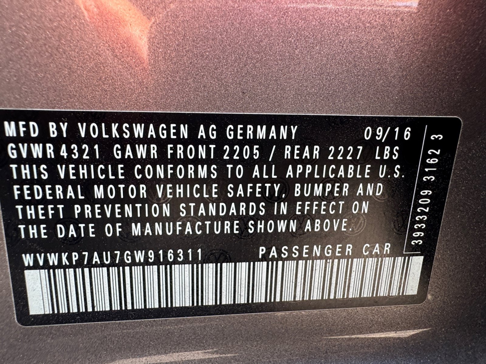 Used 2016 Volkswagen e-Golf SE w/ DC Fast Charging Package FWD image 16
