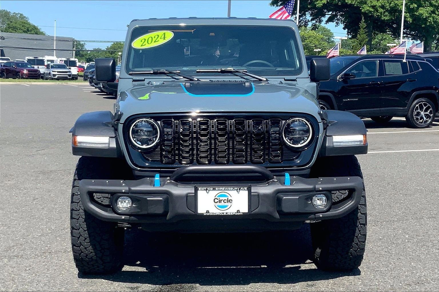 Used 2024 Jeep Wrangler Unlimited AWD/4WD image 3