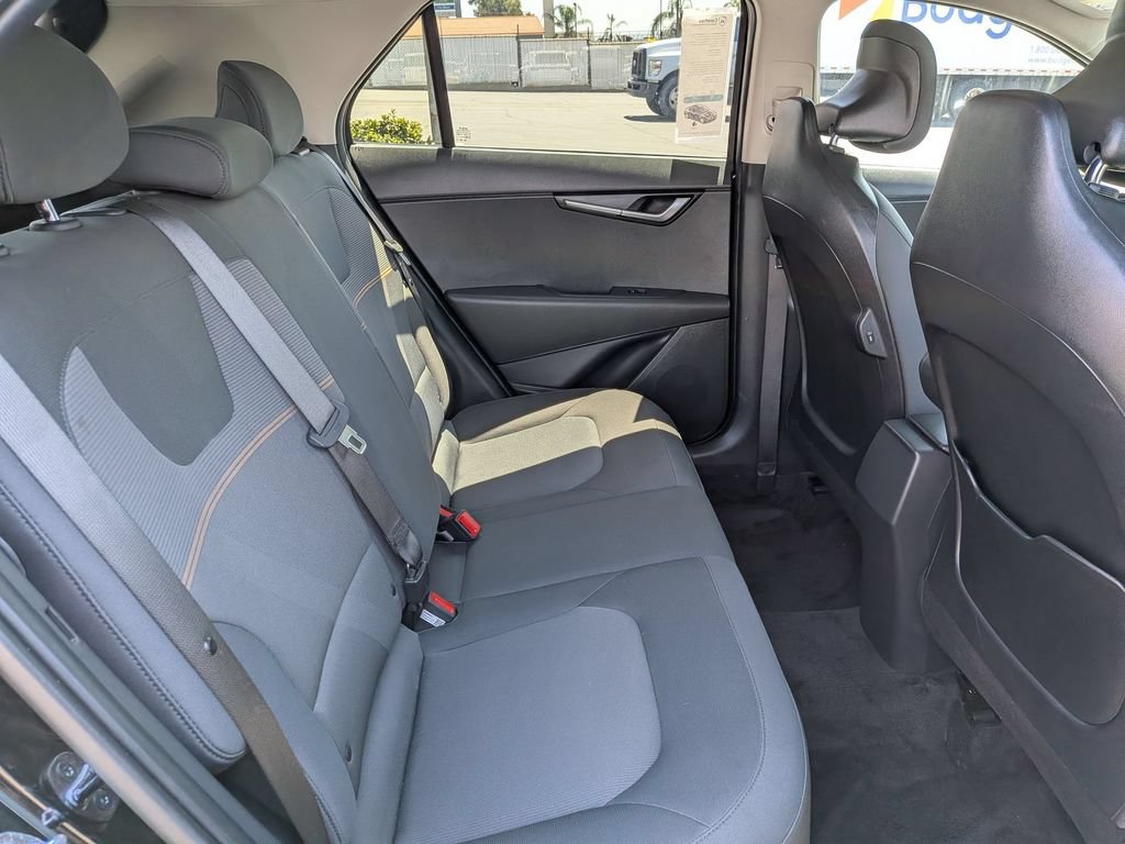 Used 2025 Kia Niro LX FWD image 29