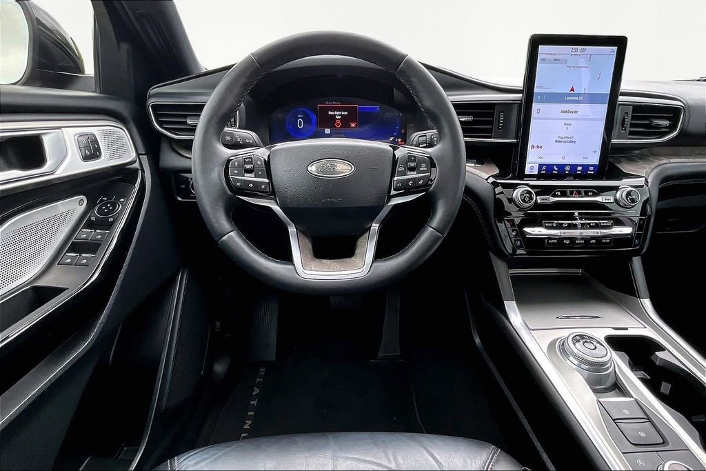 Certified 2023 Ford Explorer Platinum w/ Technology Package AWD/4WD image 5