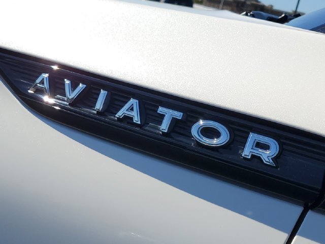 Certified 2025 Lincoln Aviator AWD w/ Jet Appearance Package image 8