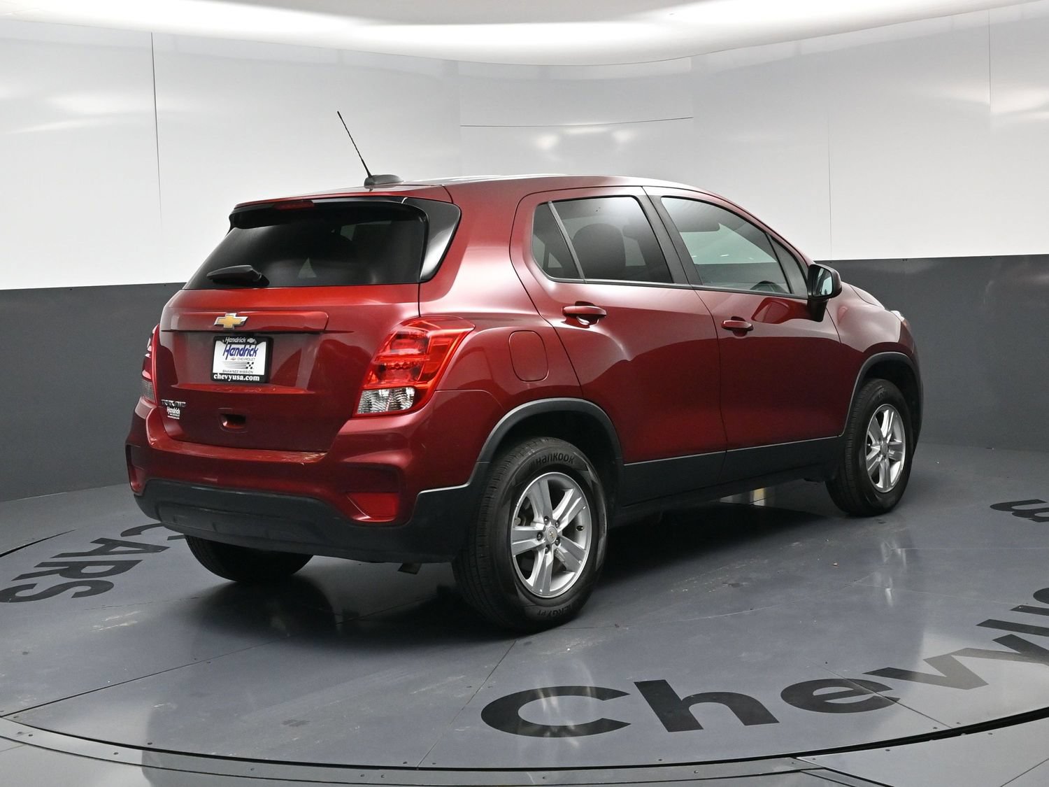 Used 2021 Chevrolet Trax LS w/ Tint and Cruise Package AWD/4WD image 9