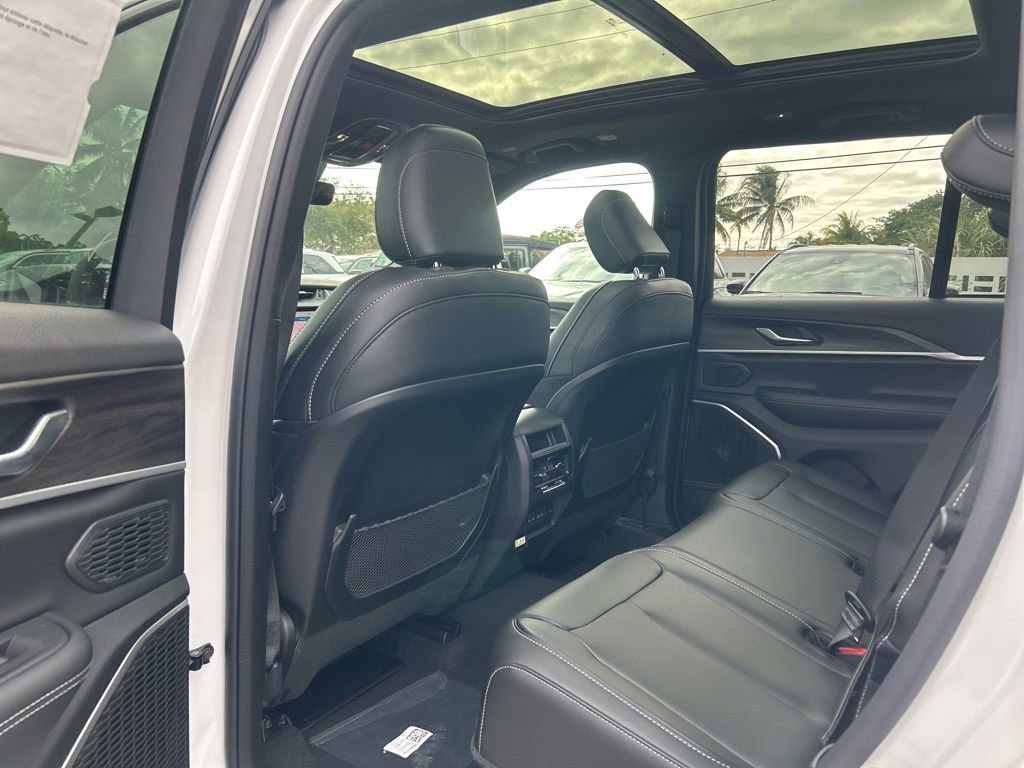 New 2026 Jeep Grand Cherokee Limited RWD image 34