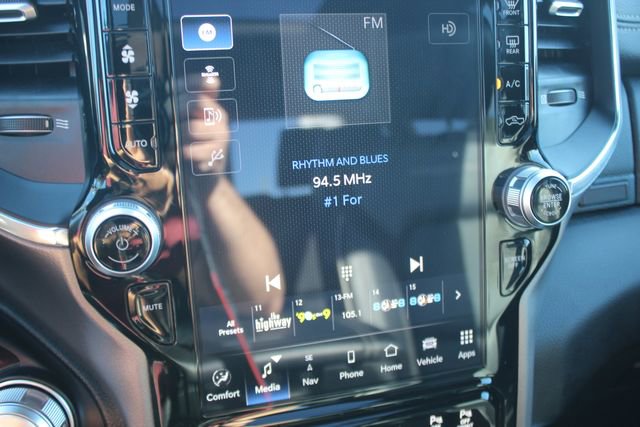 Used 2024 RAM 1500 Laramie image 7