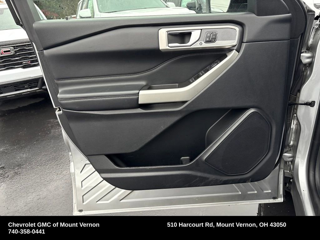 Used 2022 Ford Explorer Limited w/ Equipment Group 301A image 12