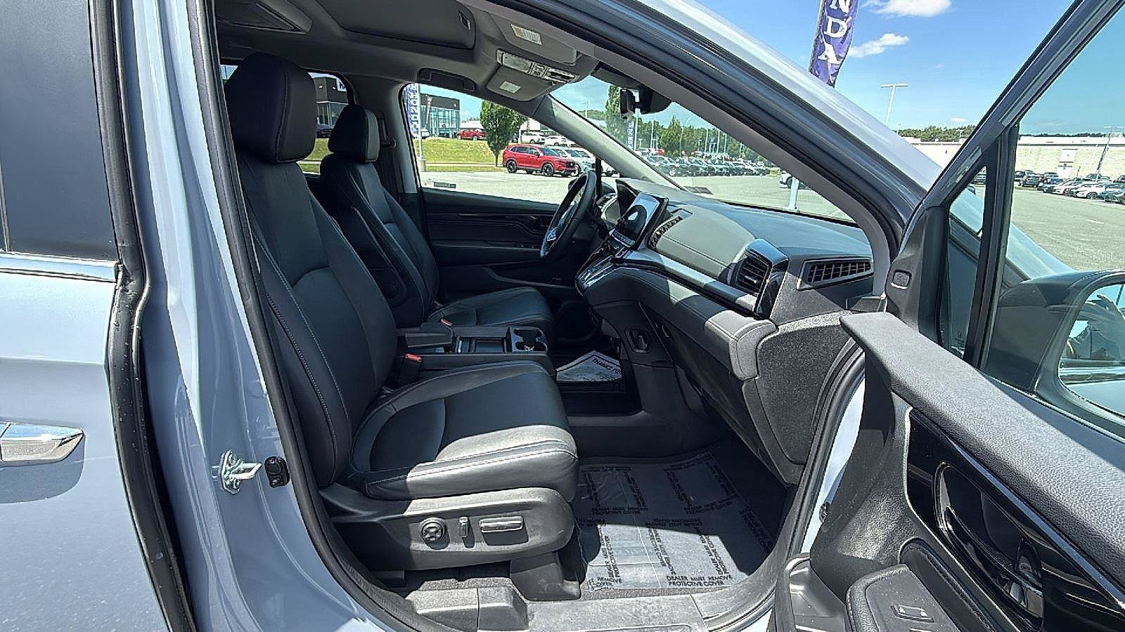 Used 2023 Honda Odyssey Touring image 17