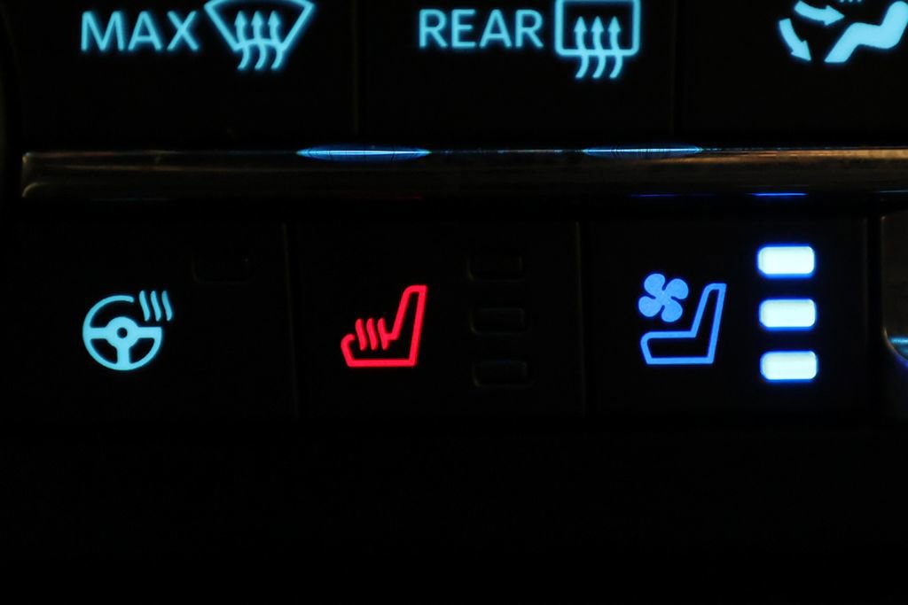 Used 2025 Ford F250 Platinum w/ FX4 Off-Road Package image 27