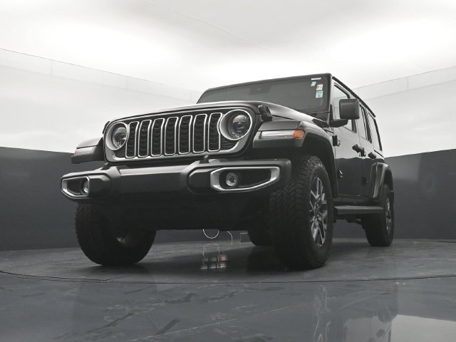 Used 2024 Jeep Wrangler Unlimited Sahara w/ Dual Top Group AWD/4WD image 19