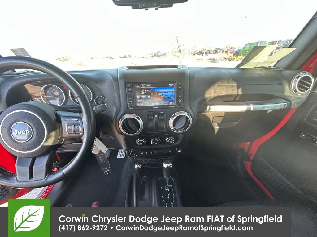 Used 2018 Jeep Wrangler Rubicon w/ Connectivity Group AWD/4WD image 17