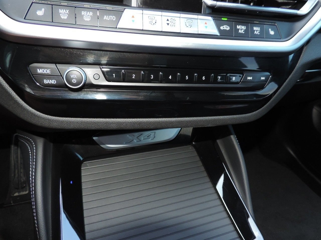 Used 2025 BMW X4 xDrive30i w/ Premium Package AWD/4WD image 25